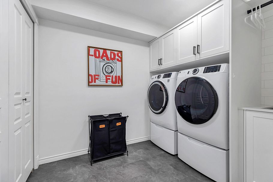 1102 Strathaven Drive North Vancouver, BC - 21