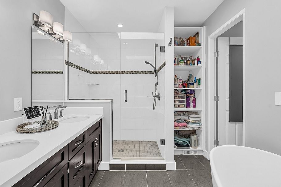 7170 Hecate Place Vancouver, BC - 11