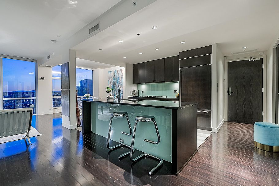 2703 1455 Howe Street Vancouver, BC - 13