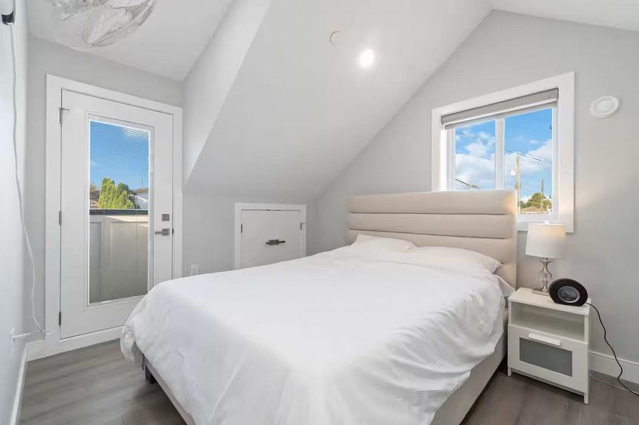 2984 Kitchener Street Vancouver, BC - 23