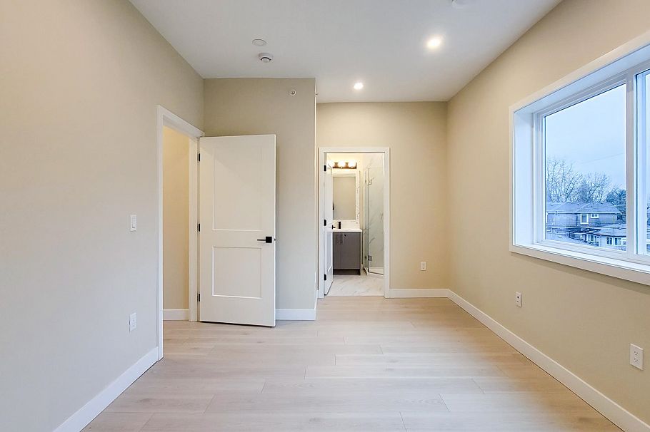 3433 E 23rd Avenue Vancouver, BC - 20