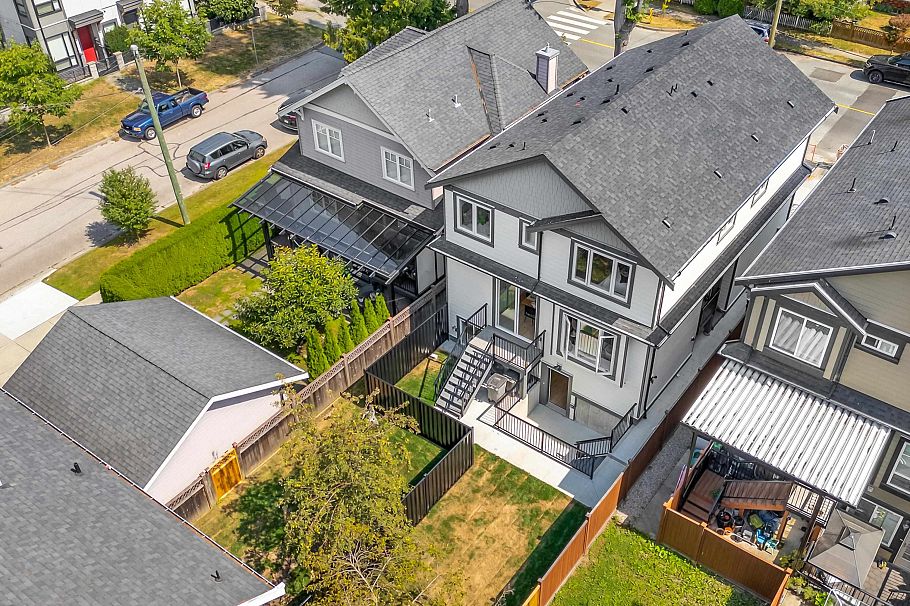 2 5221 Clarendon Street Vancouver, BC - 35