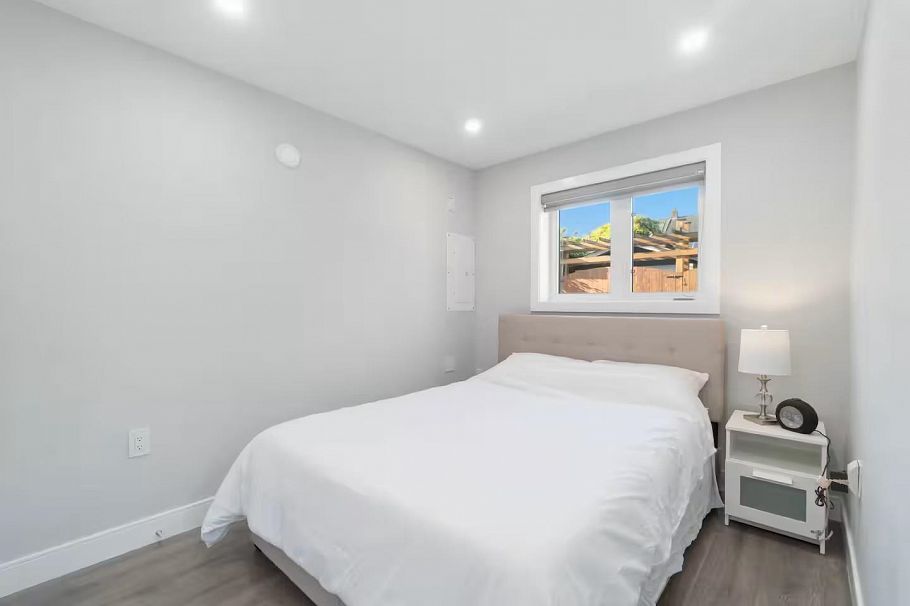 2984 Kitchener Street Vancouver, BC - 20