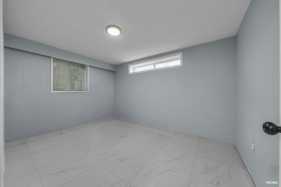 1362 E 60th Avenue Vancouver, BC - 25