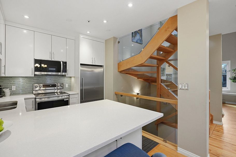 1867 W 11th Avenue Vancouver, BC - 11