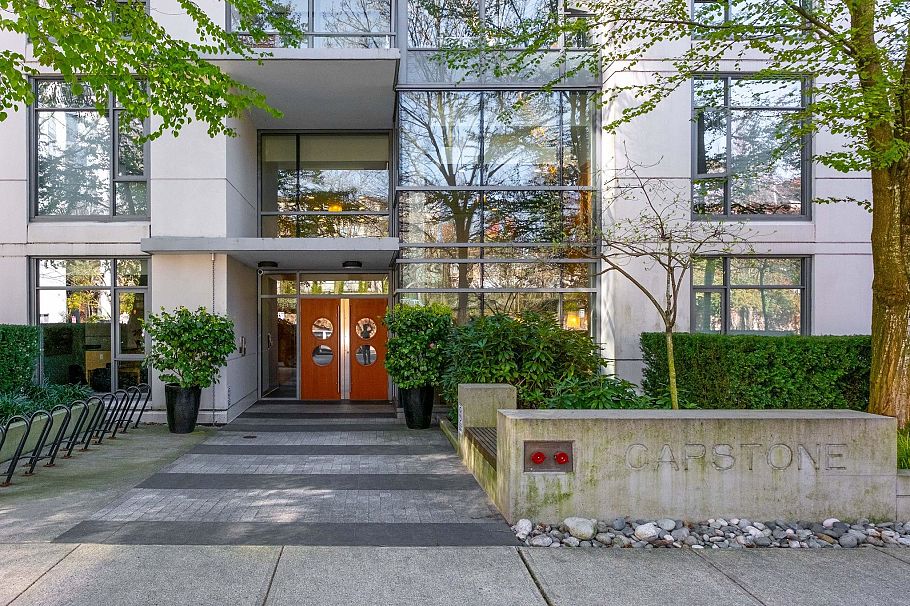 208 135 W 2nd Street North Vancouver, BC - 3