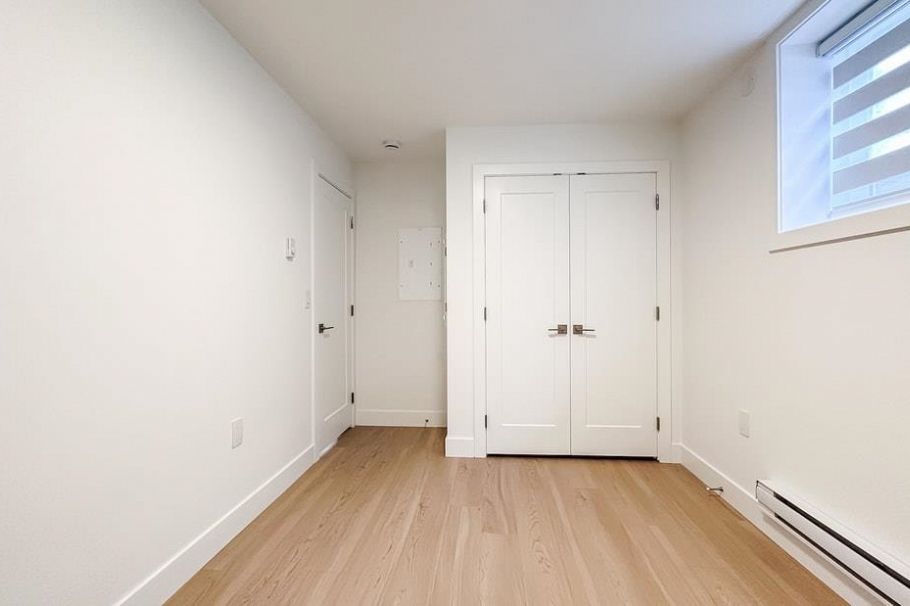 4265 Macdonald Avenue Burnaby, BC - 35