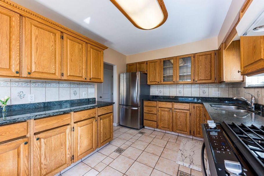 2094 Viewlynn Drive North Vancouver, BC - 27