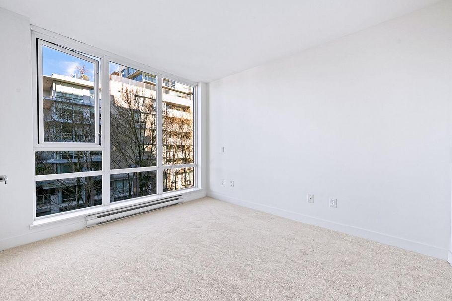 404 1690 W 8th Avenue Vancouver, BC - 5