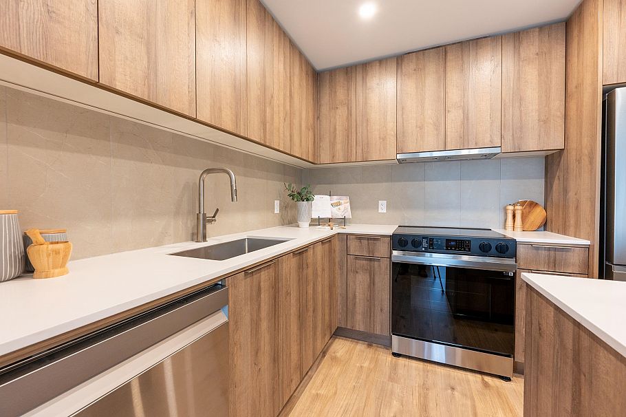 605 3596 Malsum Drive North Vancouver, BC - 26