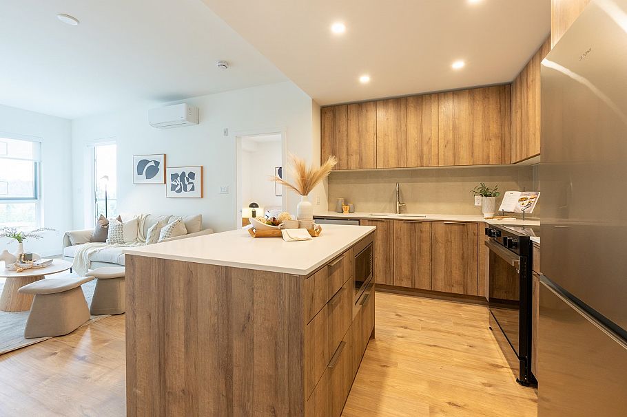 605 3596 Malsum Drive North Vancouver, BC - 24