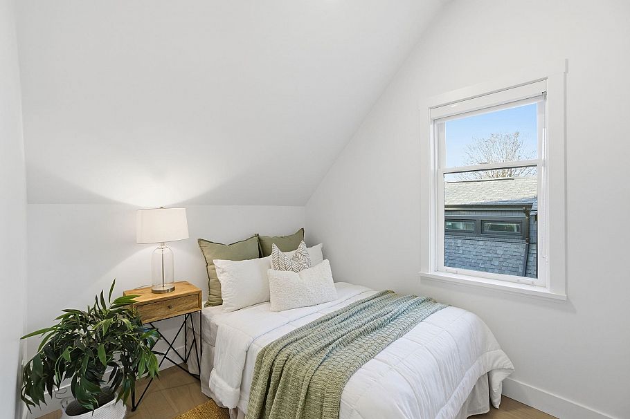 1081 Semlin Drive Vancouver, BC - 21