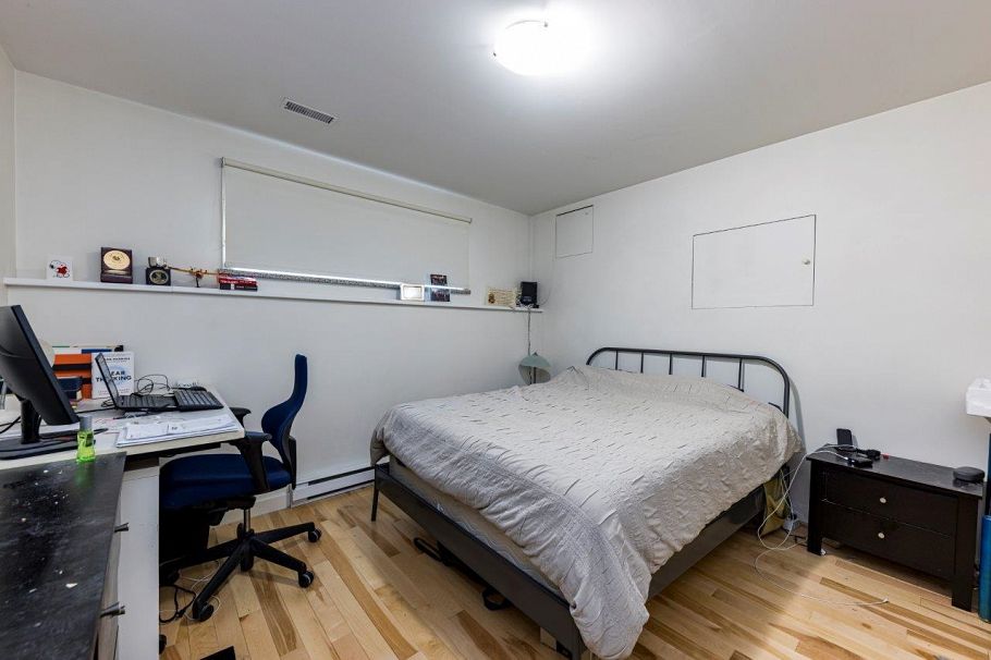 2094 Viewlynn Drive North Vancouver, BC - 31