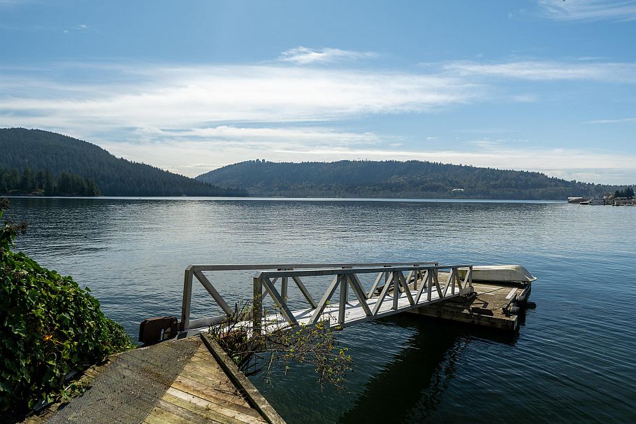 4515 Stonehaven Avenue North Vancouver, BC - 39