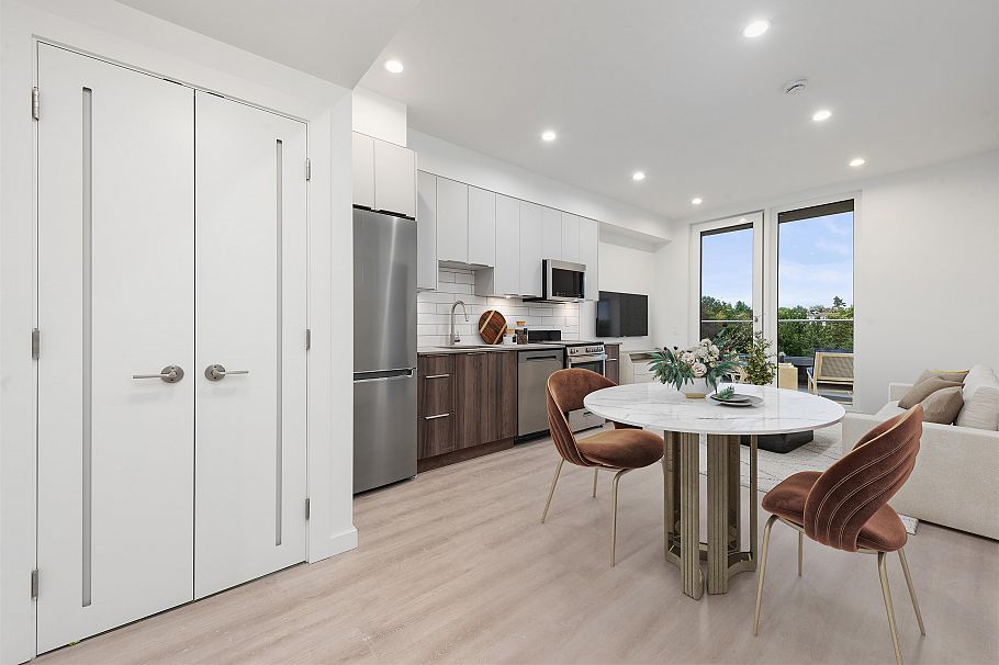 605 1680 ADANAC STREET, Vancouver BC V5L 0E3 Vancouver, BC - 1