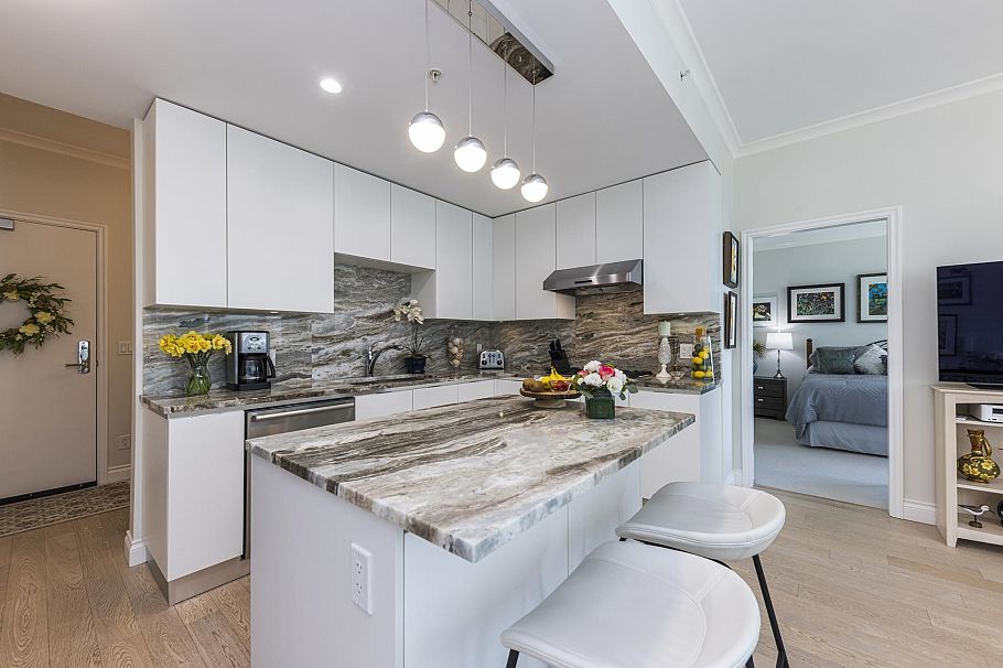 303 185 Victory Ship Way North Vancouver, BC - 6