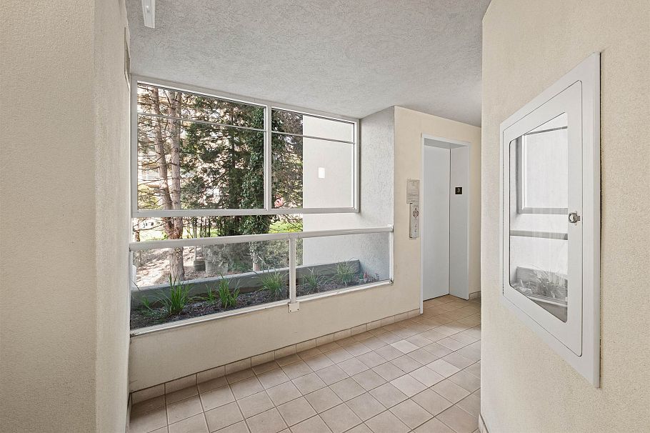 303 408 Lonsdale Avenue North Vancouver, BC - 34