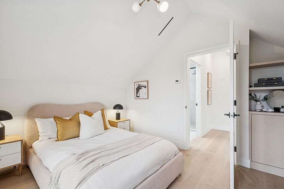 448 W 20 Avenue Vancouver, BC - 19