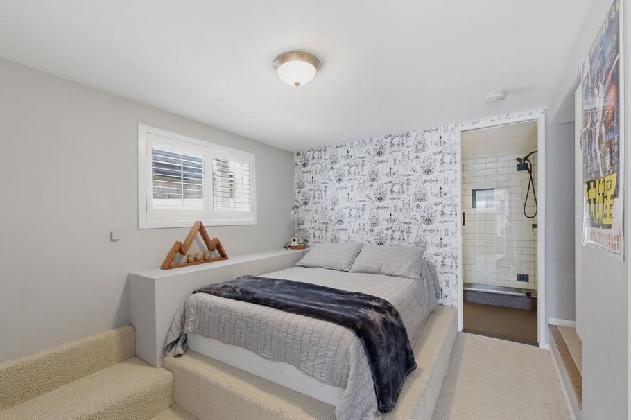 424 E Keith Road North Vancouver, BC - 27