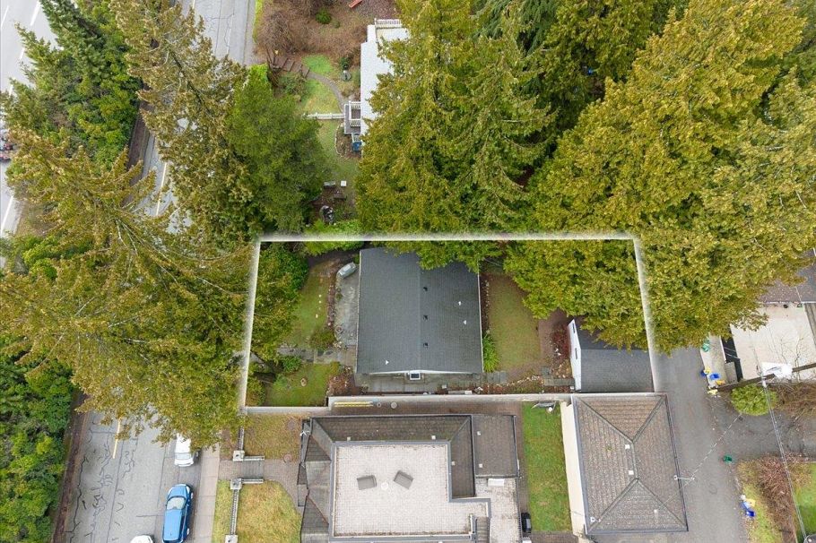 322 E 25th Street North Vancouver, BC - 22