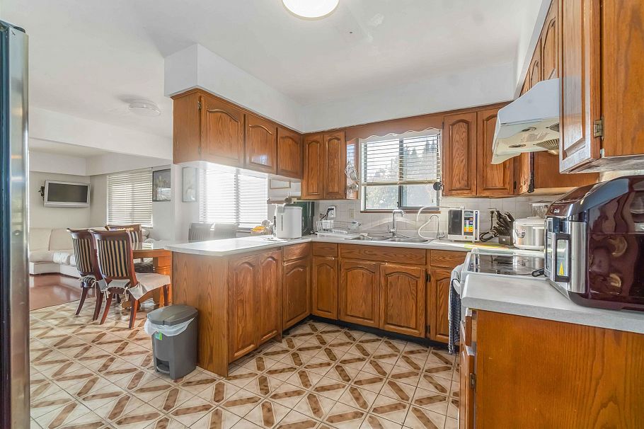 5820 Earles Street Vancouver, BC - 12