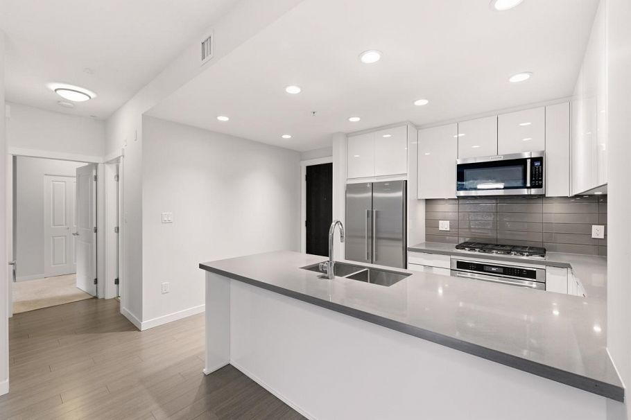 118 255 W 1st Street North Vancouver, BC - 9