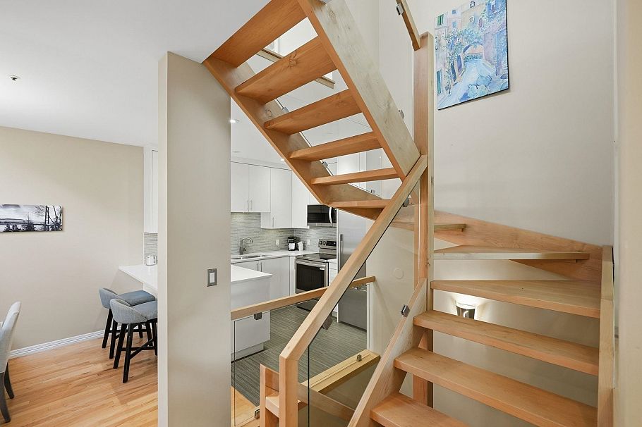 1867 W 11th Avenue Vancouver, BC - 17