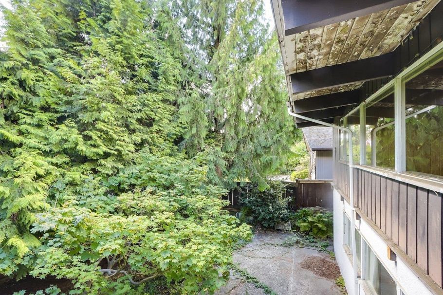 2701 St. Christophers Road North Vancouver, BC - 12