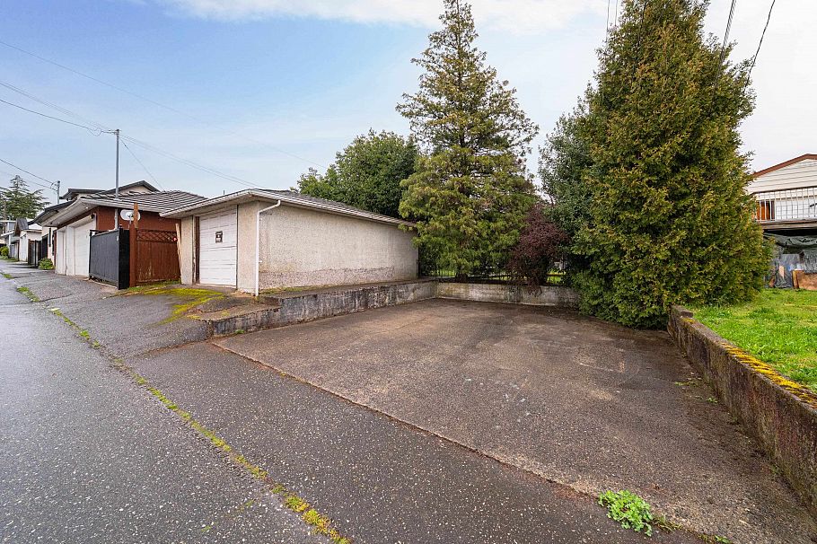 7475 Knight Street Vancouver, BC - 30