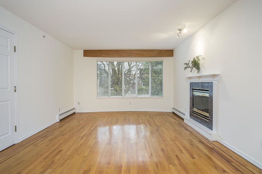 2945 W 12th Avenue Vancouver, BC - 4