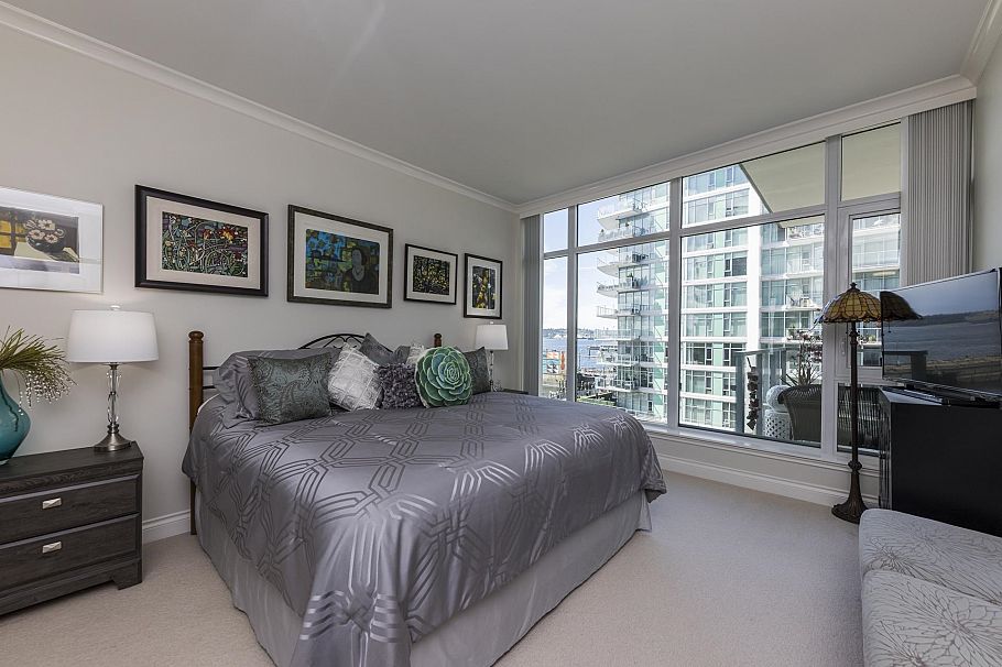 303 185 Victory Ship Way North Vancouver, BC - 15