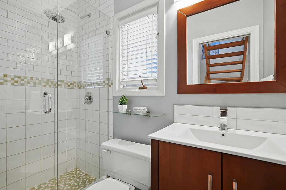 1867 W 11th Avenue Vancouver, BC - 30