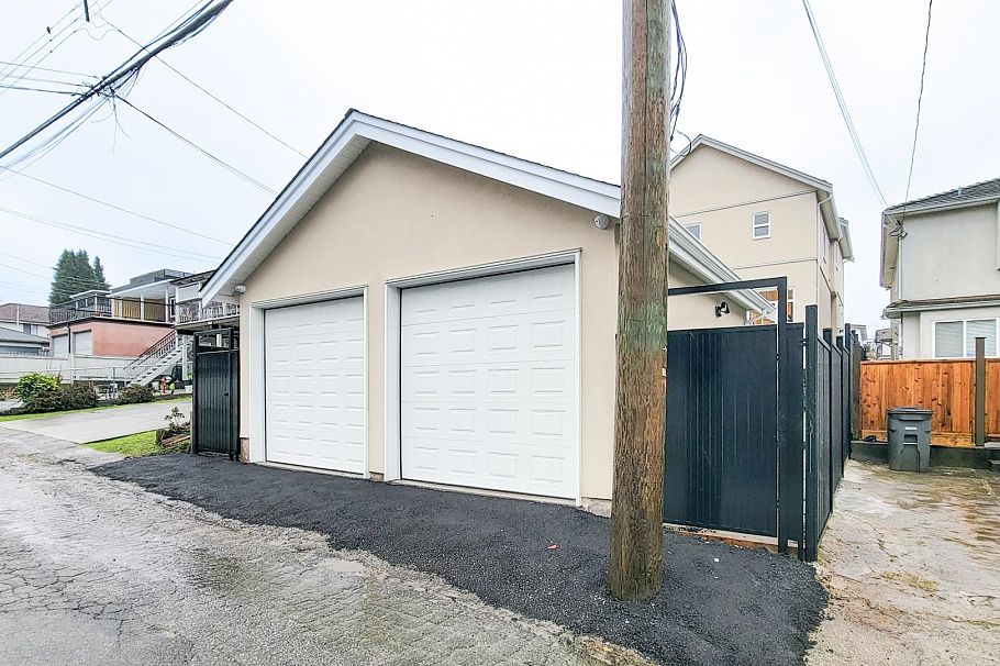 3431 E 23rd Avenue Vancouver, BC - 23