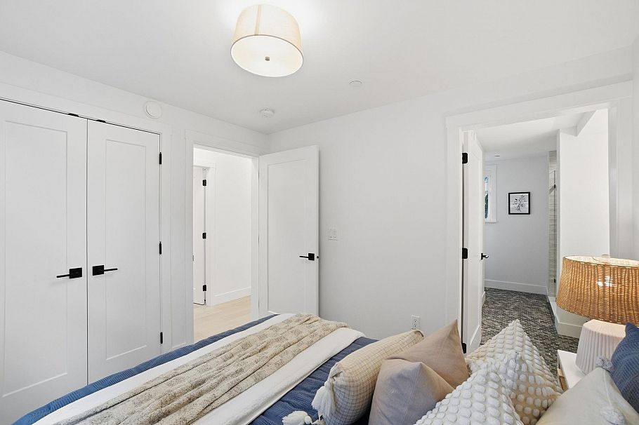 1081 Semlin Drive Vancouver, BC - 17