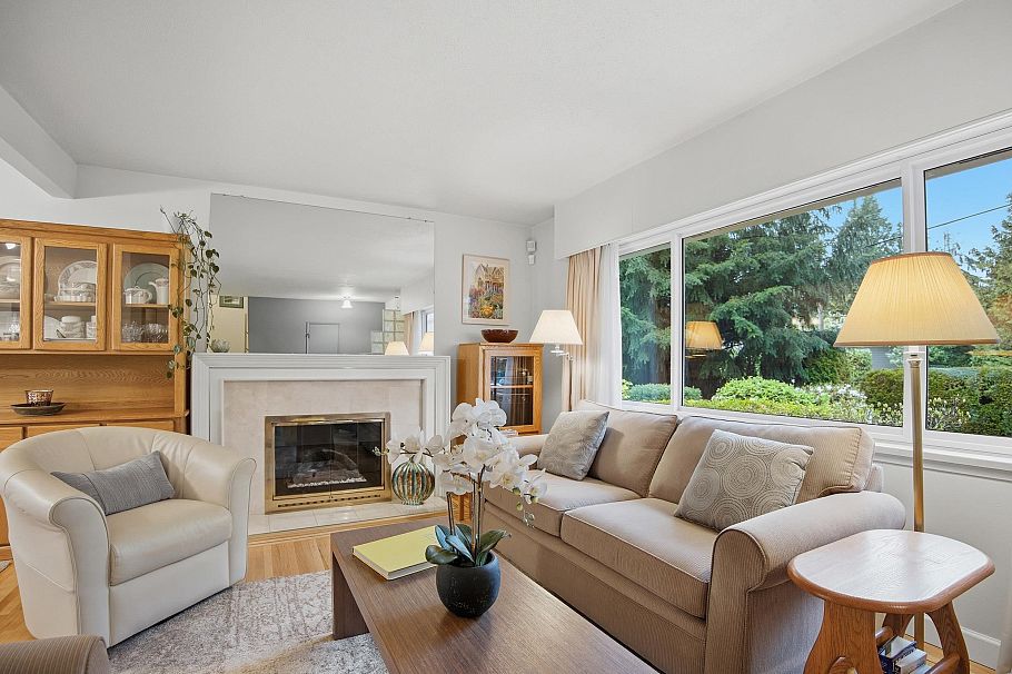 1852 Larson Road North Vancouver, BC - 8