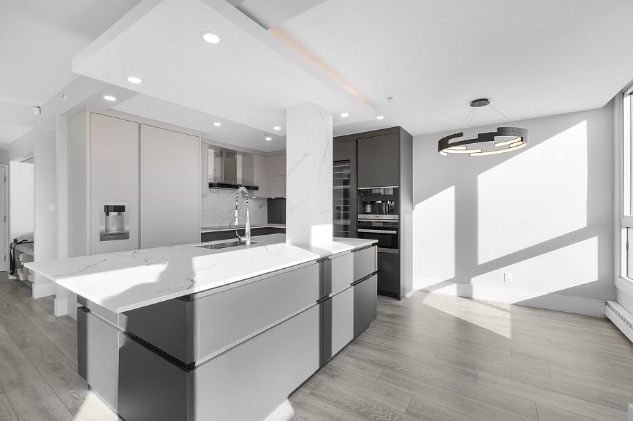 18A 199 Drake Street Vancouver, BC - 18