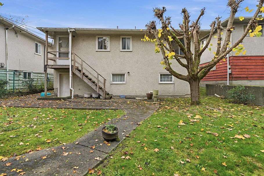 5878 Argyle Street Vancouver, BC - 3