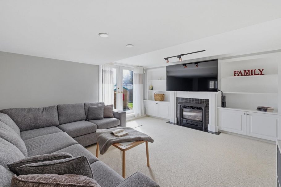 424 E Keith Road North Vancouver, BC - 24