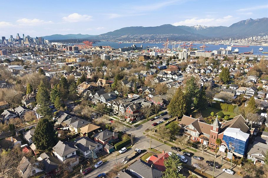 1081 Semlin Drive Vancouver, BC - 29