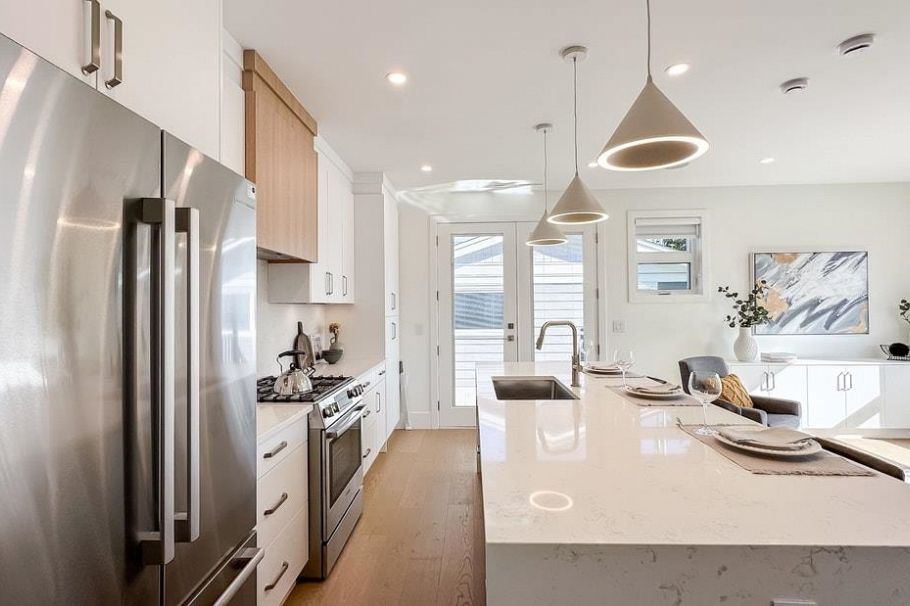 4265 Macdonald Avenue Burnaby, BC - 11