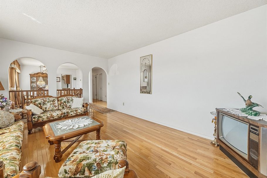 2693 E Georgia Street Vancouver, BC - 8