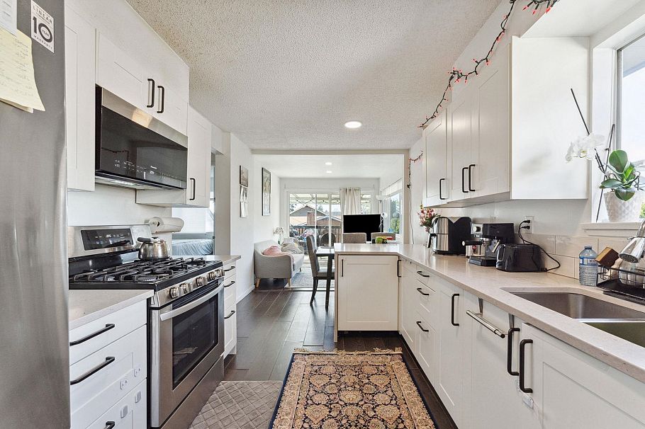 1949 Mahon Avenue North Vancouver, BC - 6