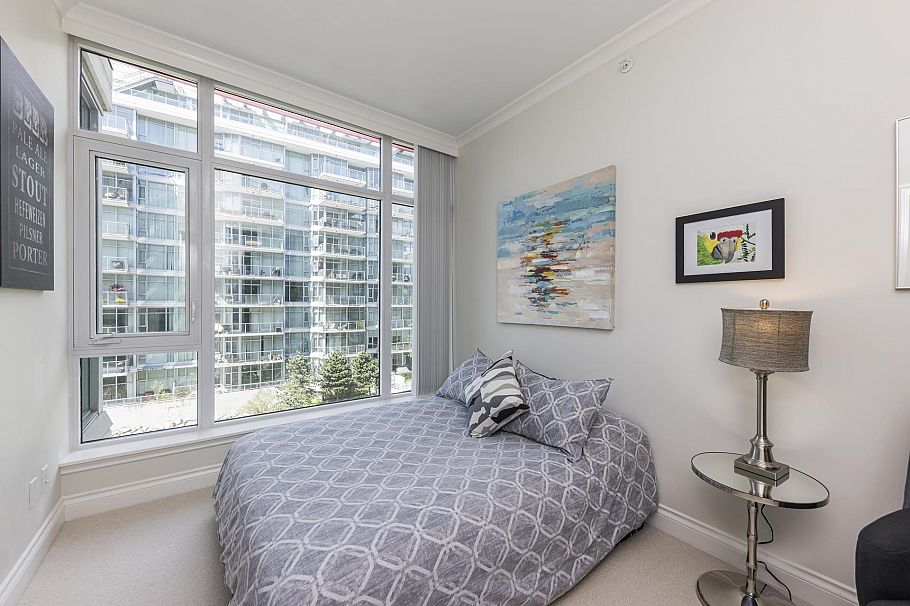 303 185 Victory Ship Way North Vancouver, BC - 16