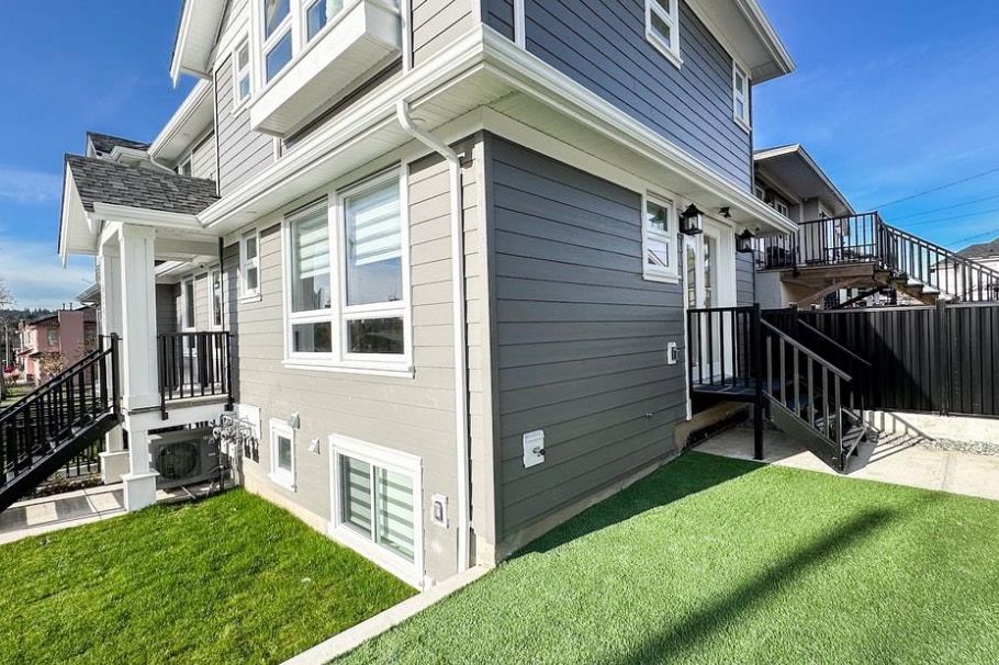 4265 Macdonald Avenue Burnaby, BC - 39