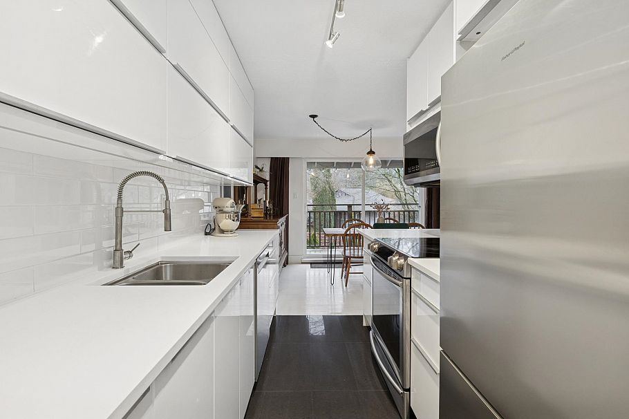 402 555 W 28th Street North Vancouver, BC - 14