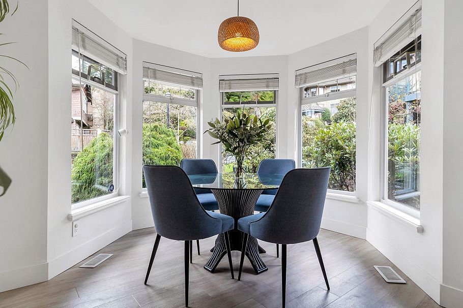 1102 Strathaven Drive North Vancouver, BC - 7