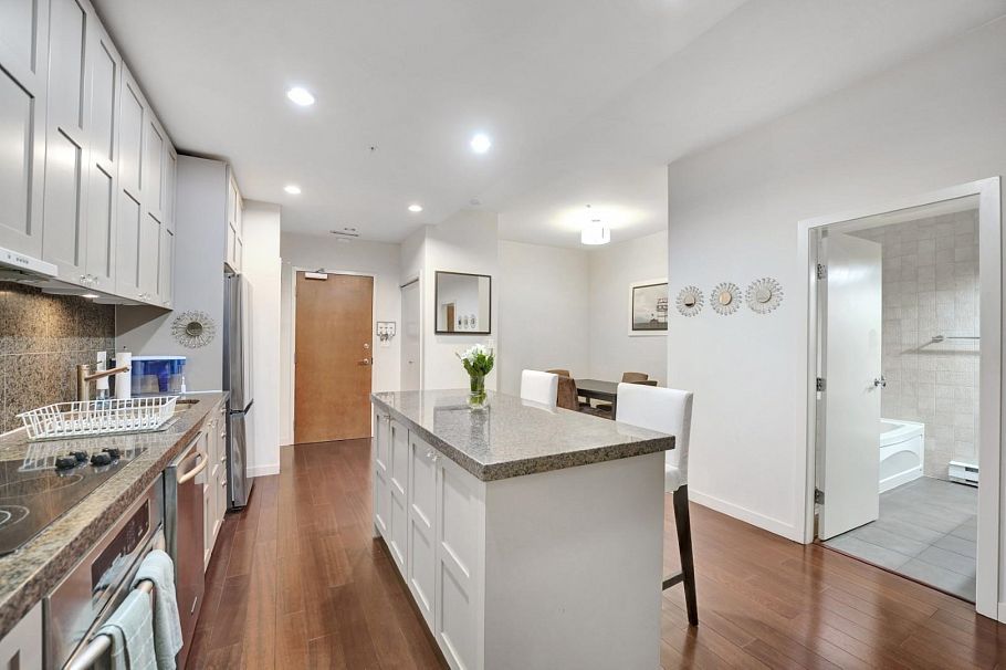 407 1333 W Georgia Street Vancouver, BC - 11