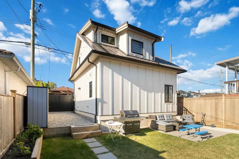 2984 Kitchener Street Vancouver, BC - 13