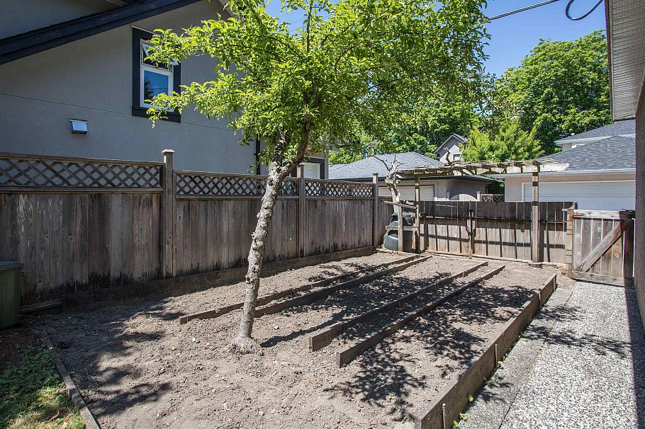 2945 W 12th Avenue Vancouver, BC - 37