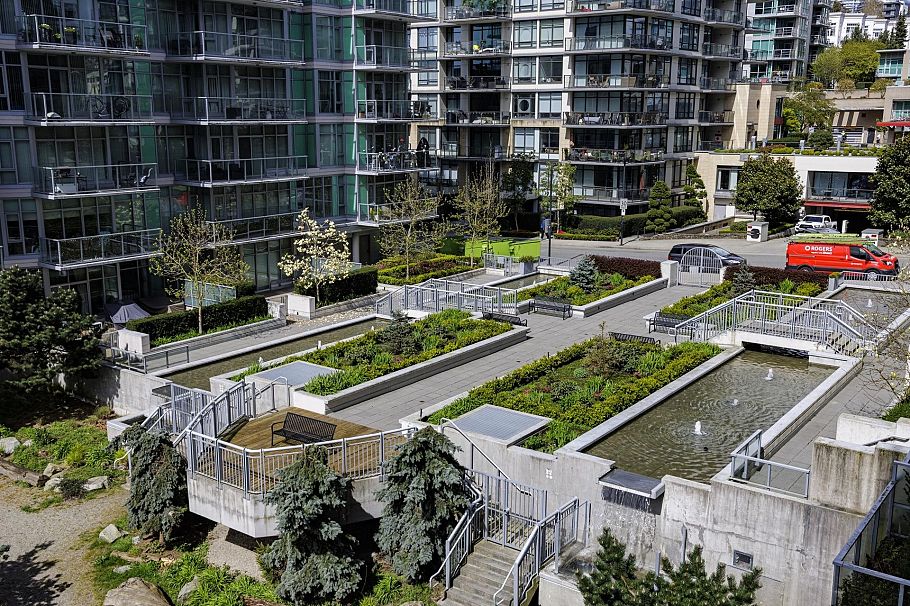 303 185 Victory Ship Way North Vancouver, BC - 18